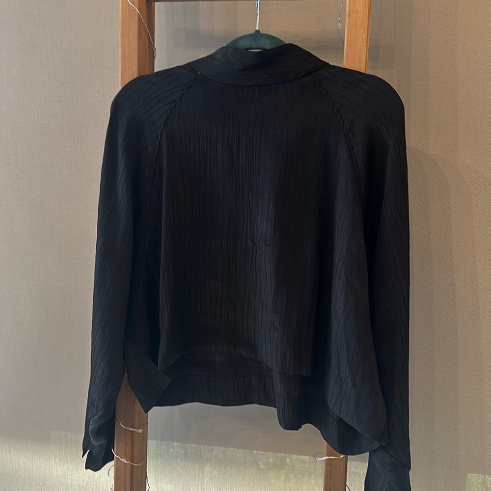 BATWING SLEEVED BLOUSE